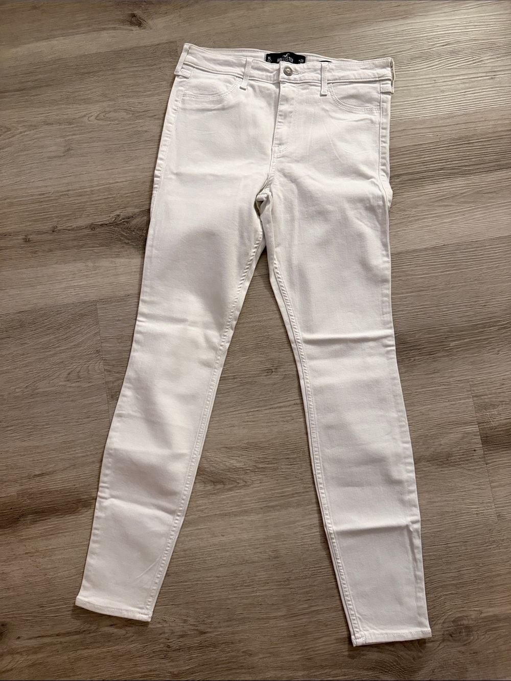 Hollister White Women's Skinny Jeans - Sleek Stretch Denim
